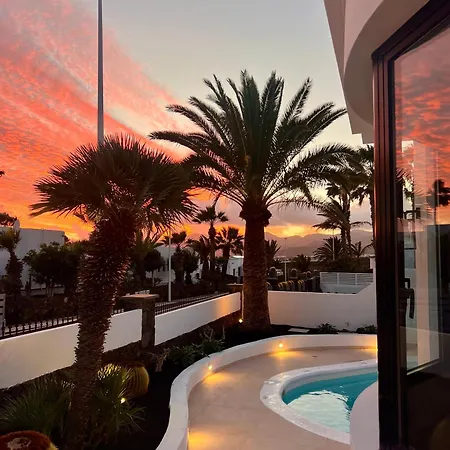 La Favorita Puerto del Carmen (Lanzarote)