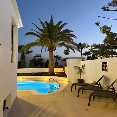 La Favorita Puerto del Carmen (Lanzarote)